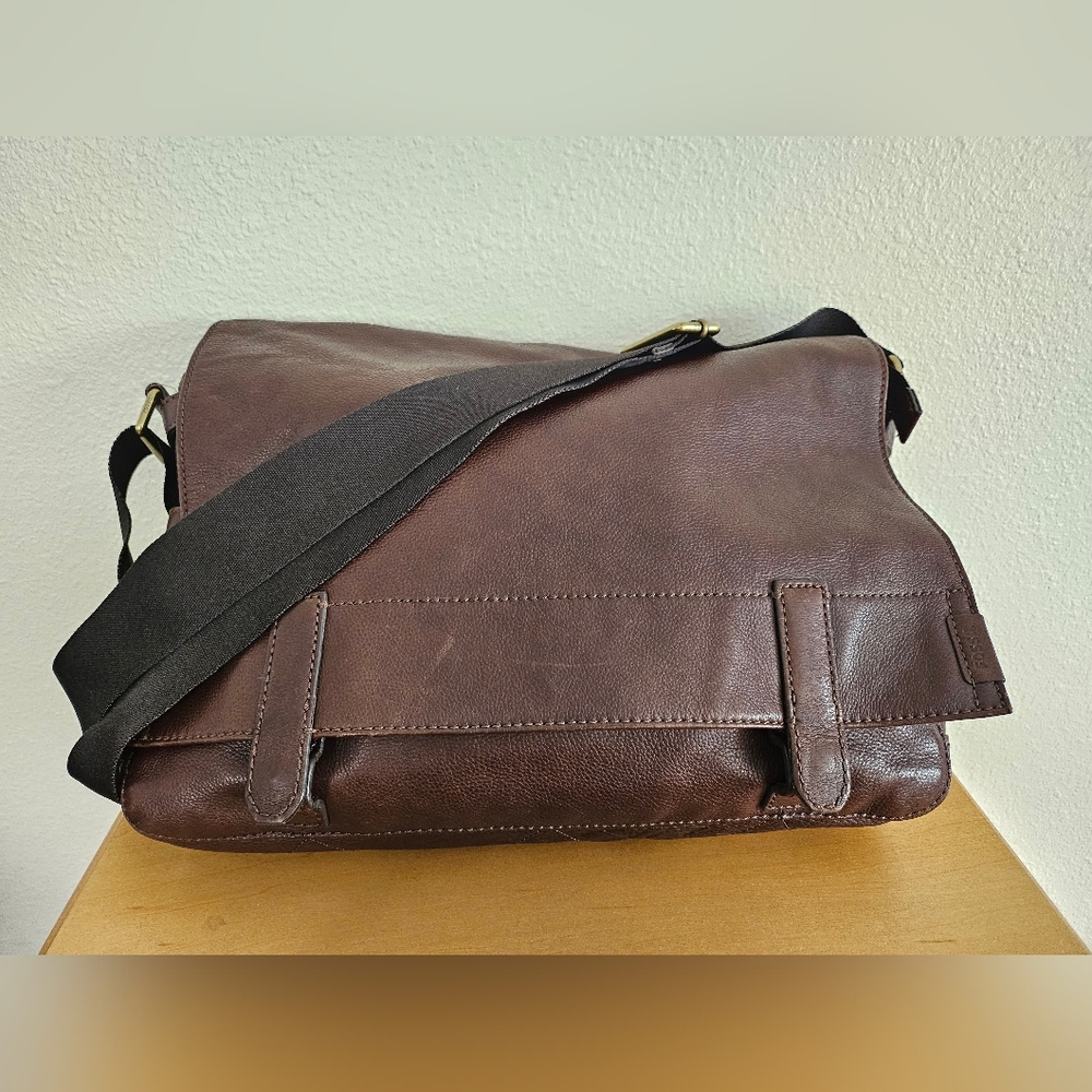 🛑SOLD🛑tg Fossil Unisex Brown Leather Messenger Bag Laptop Crossbody Work Bag. - Picture 3 of 14